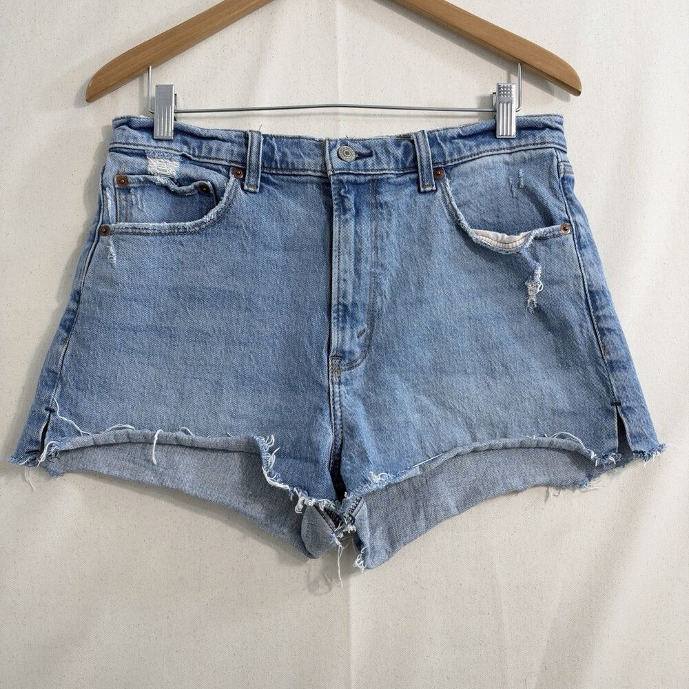 Abercrombie & Fitch The Mom Short High Rise 2” Denim Shorts Size 30/10